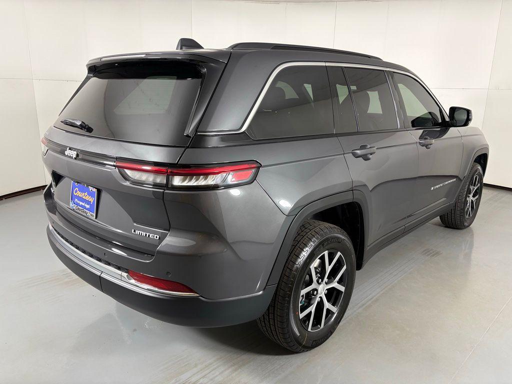new 2025 Jeep Grand Cherokee car, priced at $40,760