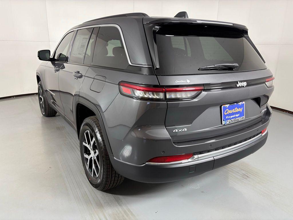 new 2025 Jeep Grand Cherokee car, priced at $40,760