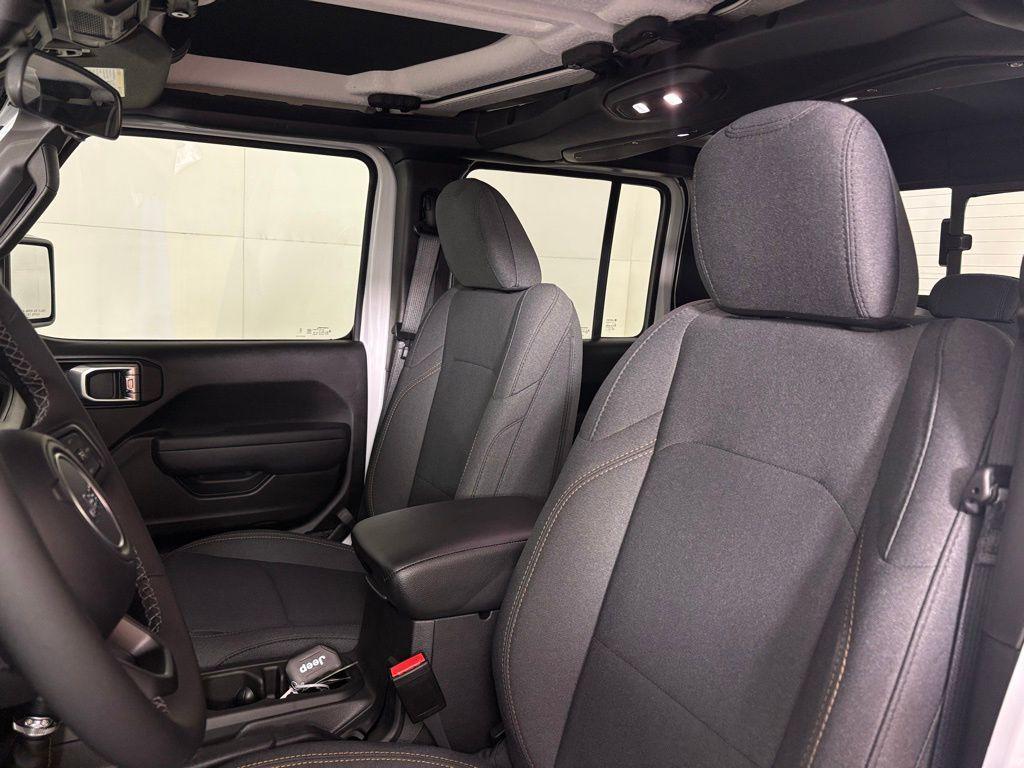 new 2026 Jeep Gladiator car, priced at $40,295