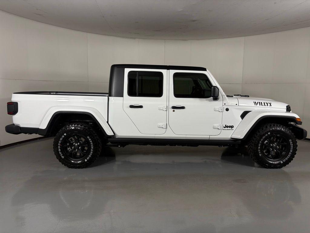 new 2026 Jeep Gladiator car, priced at $40,295