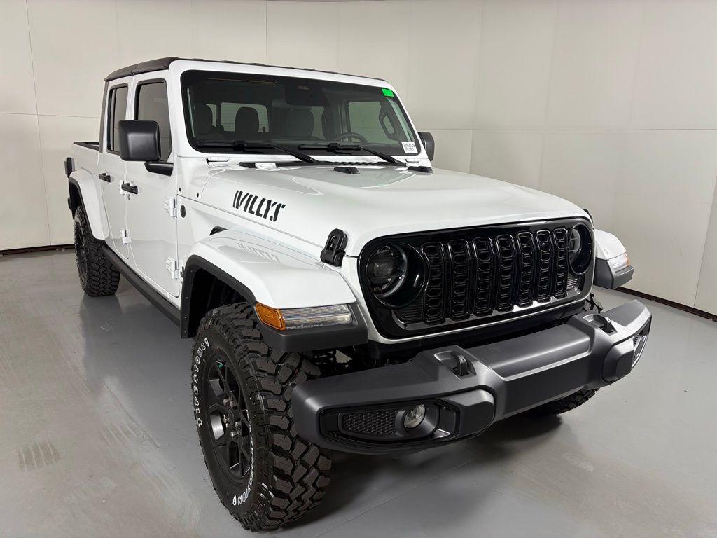 new 2026 Jeep Gladiator car, priced at $40,295
