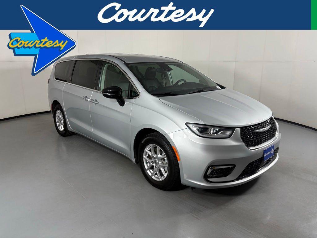 used 2024 Chrysler Pacifica car, priced at $25,099