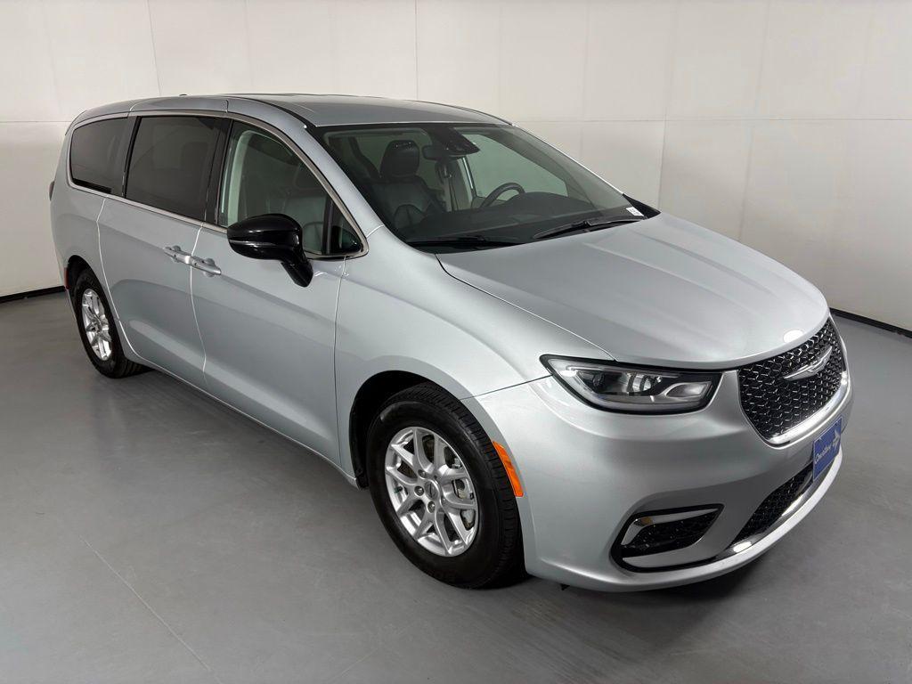 used 2024 Chrysler Pacifica car, priced at $25,099