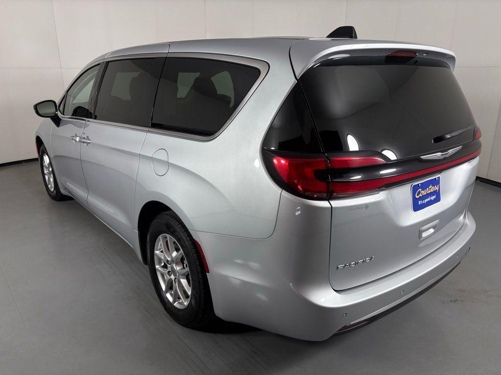 used 2024 Chrysler Pacifica car, priced at $25,099
