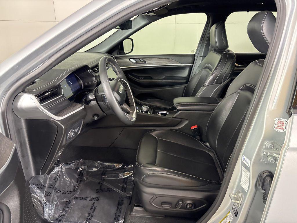 used 2024 Jeep Grand Cherokee L car, priced at $28,200