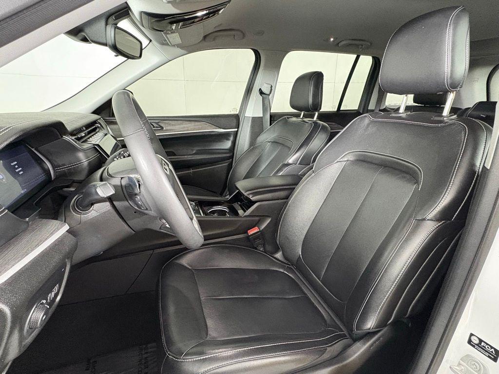 used 2023 Jeep Grand Cherokee car, priced at $24,900