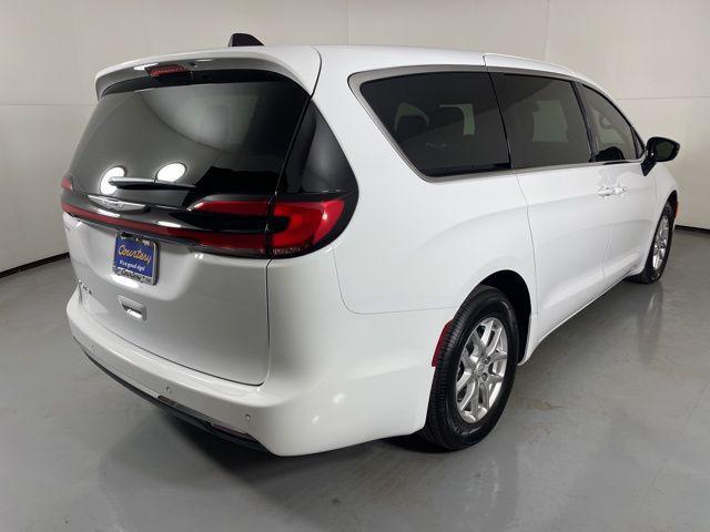 new 2026 Chrysler Pacifica car, priced at $37,330