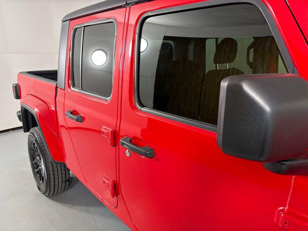 used 2023 Jeep Gladiator car, priced at $25,900