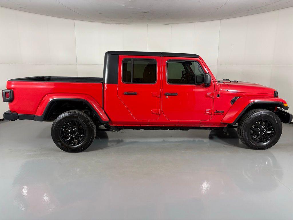 used 2023 Jeep Gladiator car, priced at $25,900