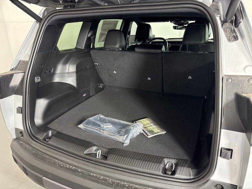new 2026 Jeep Cherokee car, priced at $36,590