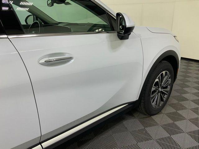 new 2025 Buick Envision car, priced at $41,070