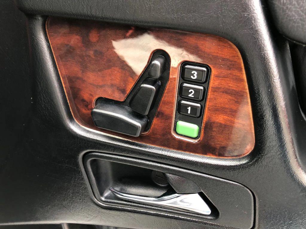 used 2009 Mercedes-Benz G-Class car, priced at $39,999