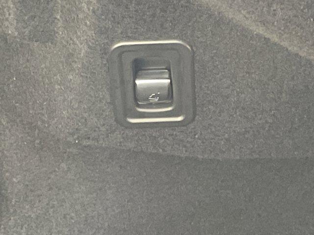 used 2020 Mercedes-Benz E-Class car, priced at $47,586