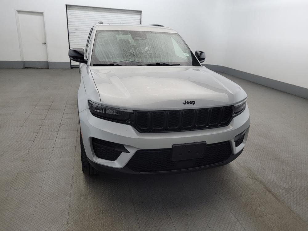 used 2023 Jeep Grand Cherokee car, priced at $28,595