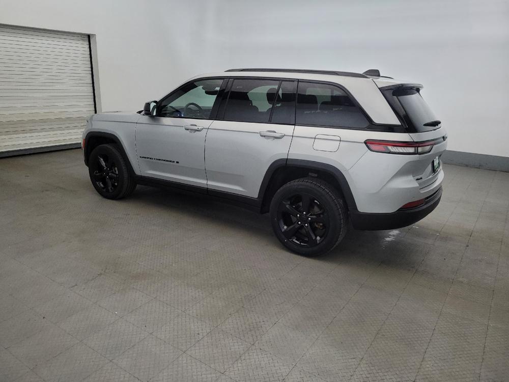 used 2023 Jeep Grand Cherokee car, priced at $28,595
