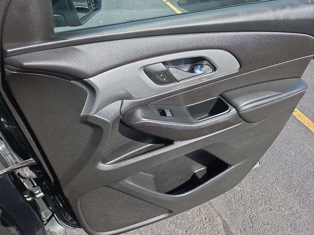 used 2023 Chevrolet Traverse car, priced at $22,999