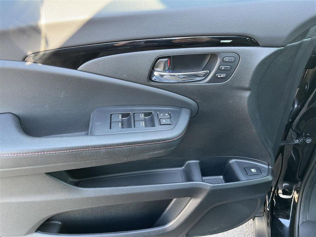 used 2025 Honda Ridgeline car, priced at $38,980