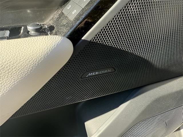 used 2020 Land Rover Range Rover Velar car, priced at $25,668