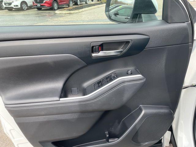 used 2023 Toyota Highlander car, priced at $36,798