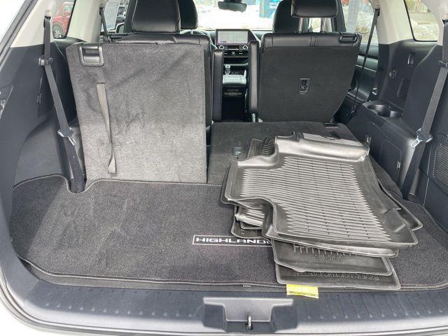 used 2023 Toyota Highlander car, priced at $36,798