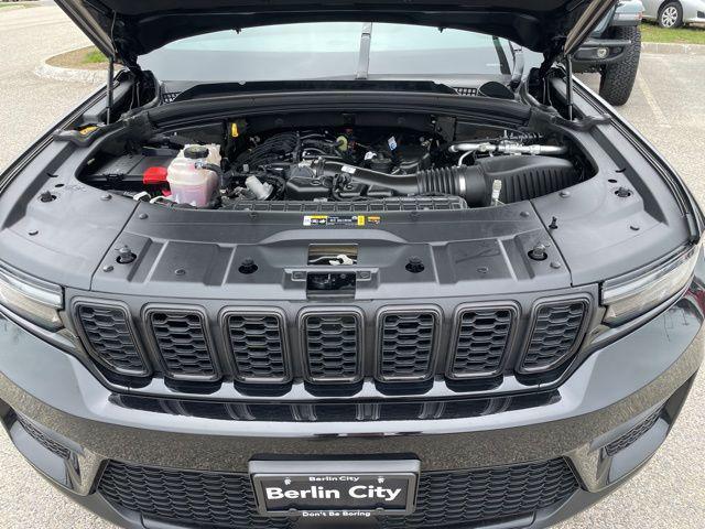 used 2023 Jeep Grand Cherokee car, priced at $33,797