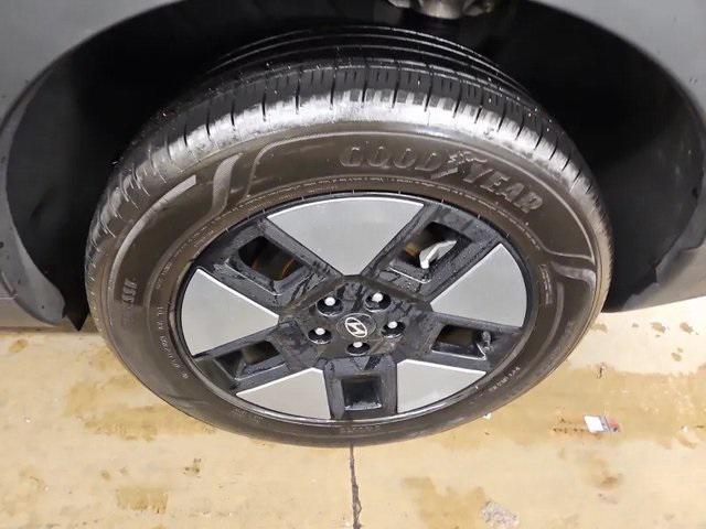 used 2025 Hyundai Santa Fe car, priced at $30,998