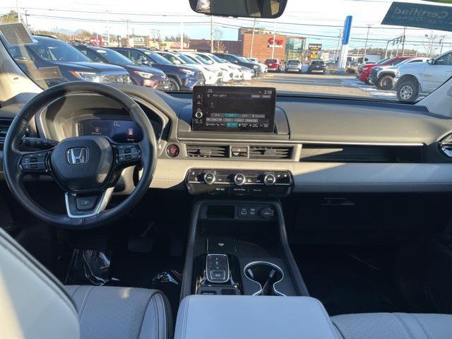 used 2025 Honda Pilot car, priced at $45,933