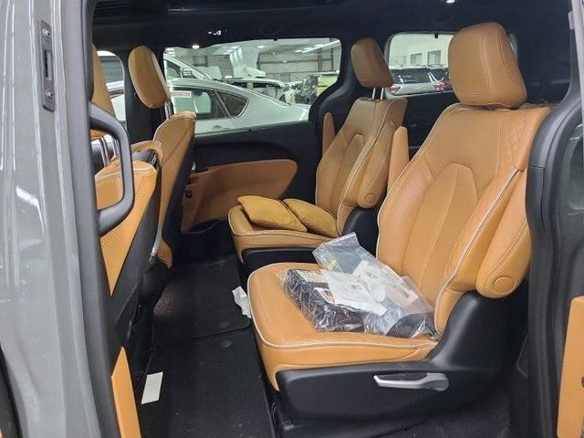 used 2022 Chrysler Pacifica car