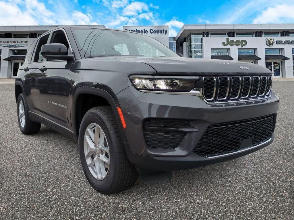 new 2025 Jeep Grand Cherokee car, priced at $40,415