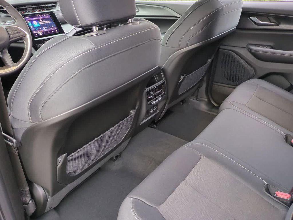 new 2025 Jeep Grand Cherokee car, priced at $32,306