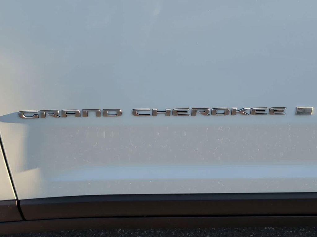 new 2025 Jeep Grand Cherokee car, priced at $32,289