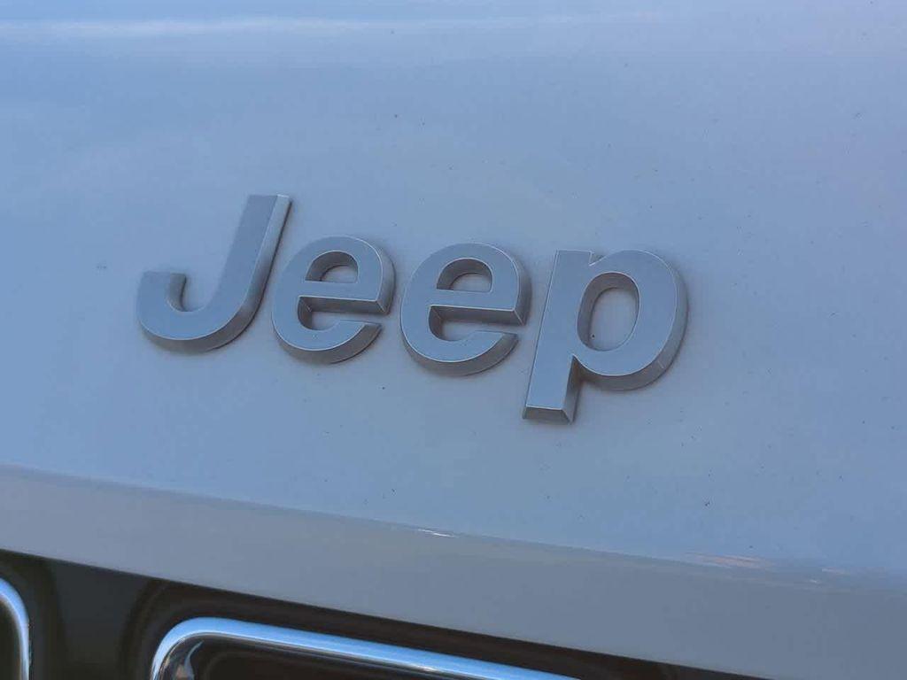 new 2025 Jeep Grand Cherokee car, priced at $32,289