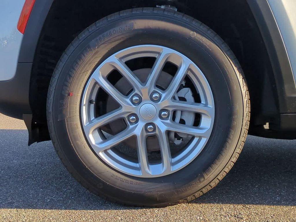 new 2025 Jeep Grand Cherokee car, priced at $32,289