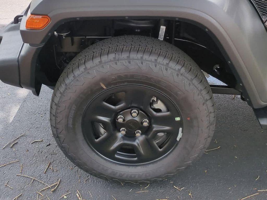 new 2025 Jeep Wrangler car, priced at $30,586