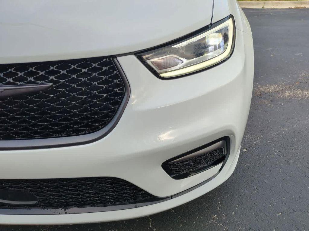 new 2026 Chrysler Pacifica car, priced at $40,766