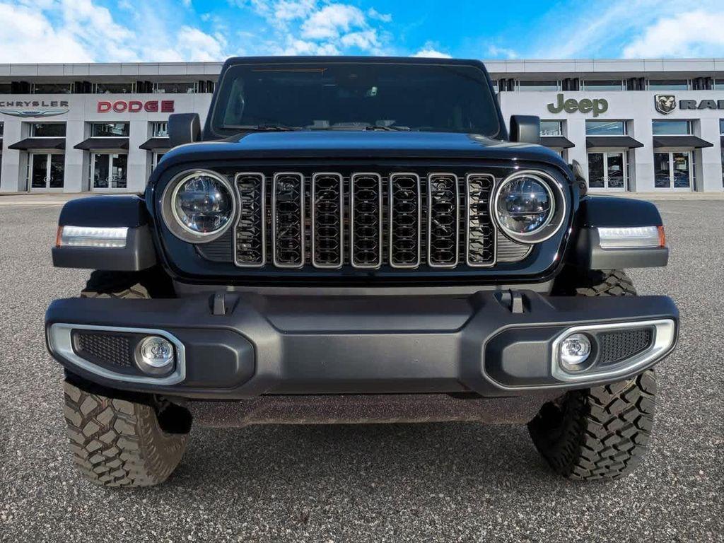 new 2025 Jeep Gladiator car, priced at $45,211