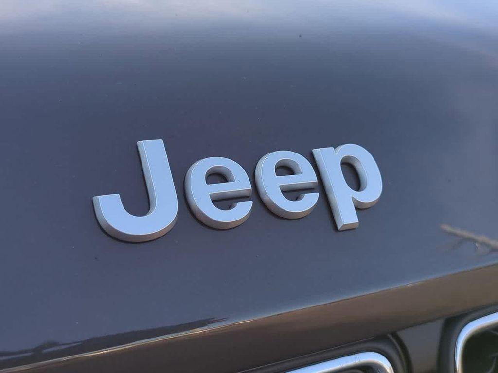 new 2025 Jeep Grand Cherokee car, priced at $42,415