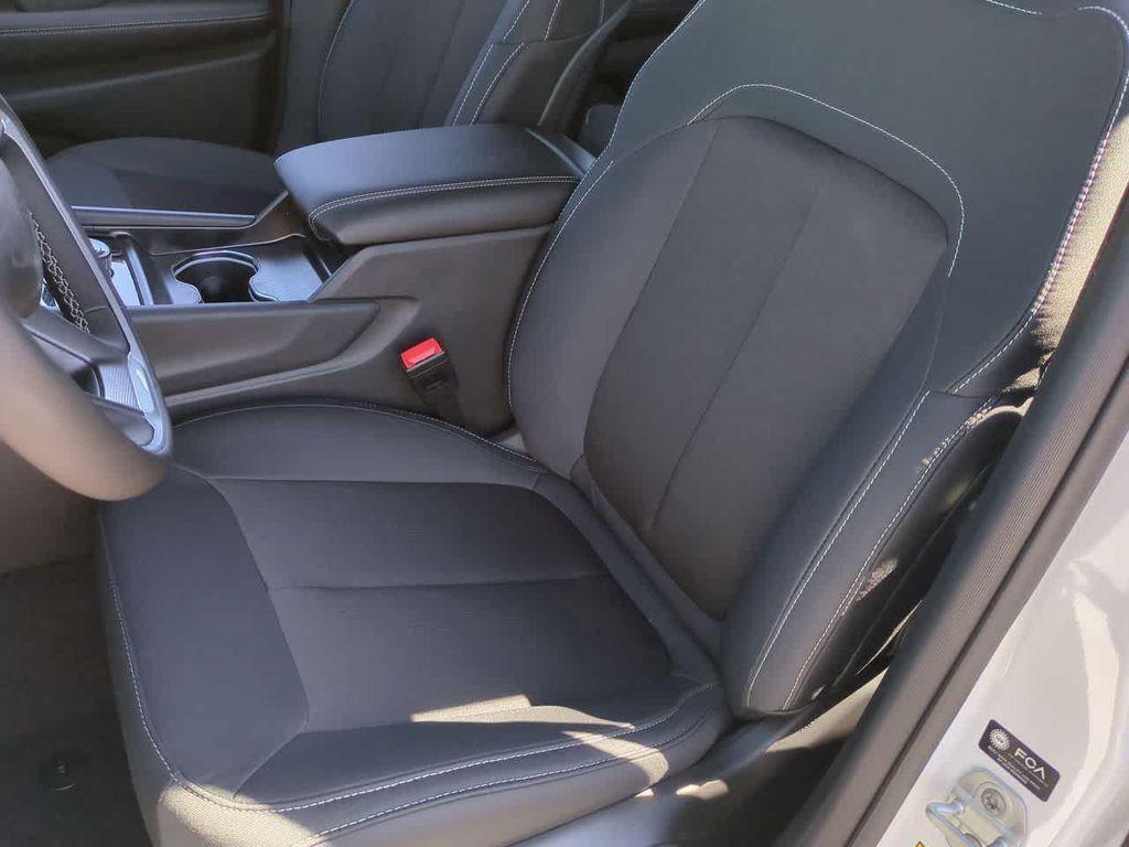 new 2026 Jeep Grand Cherokee car, priced at $39,038