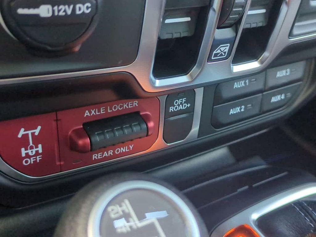 new 2025 Jeep Wrangler car, priced at $45,590