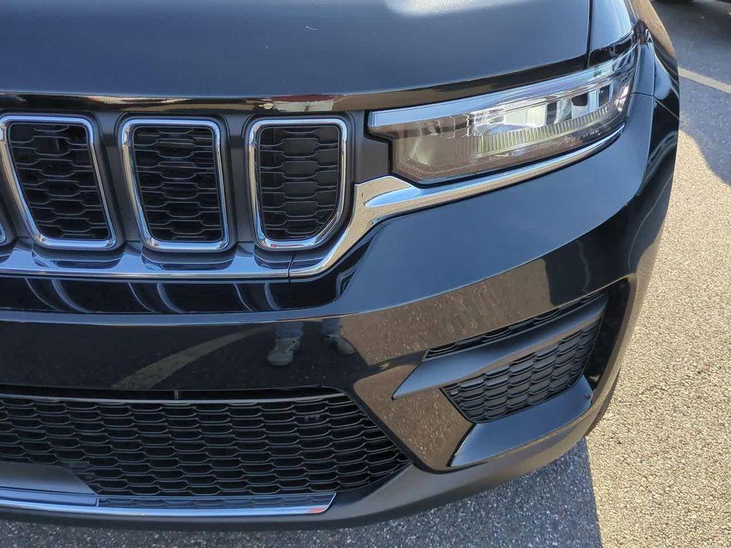 new 2025 Jeep Grand Cherokee car, priced at $32,807