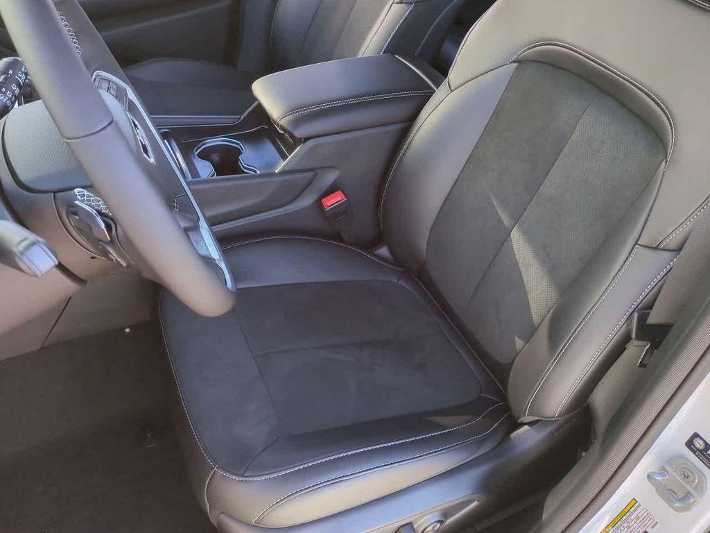 new 2025 Jeep Grand Cherokee car, priced at $42,025