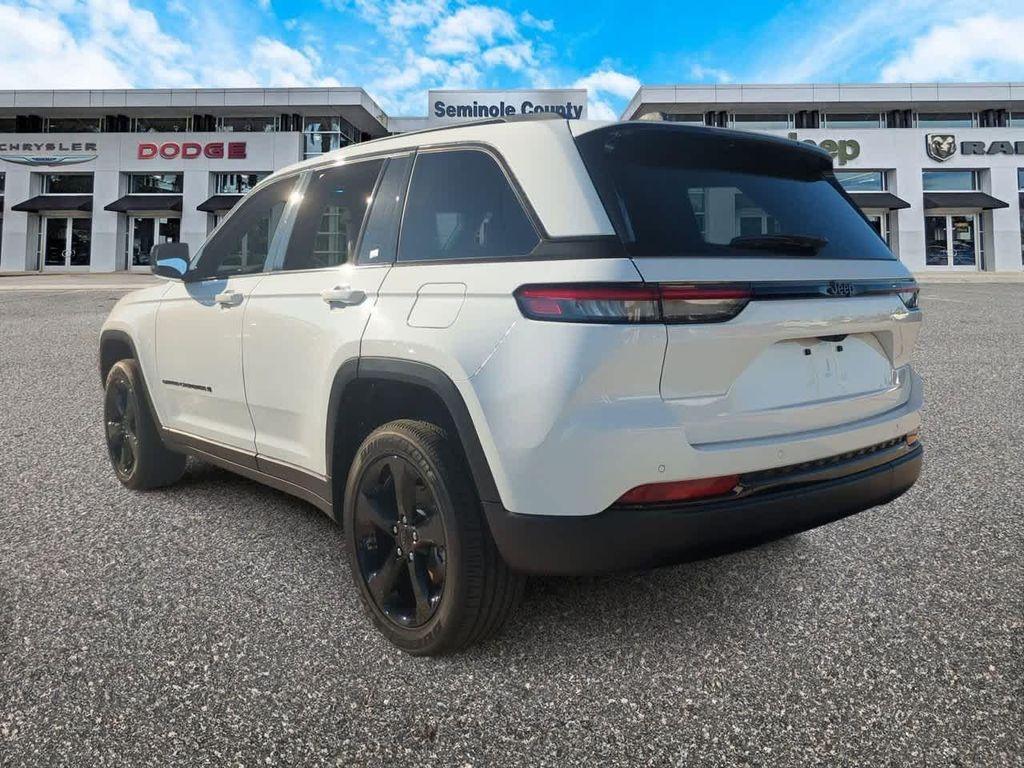 new 2025 Jeep Grand Cherokee car, priced at $42,025
