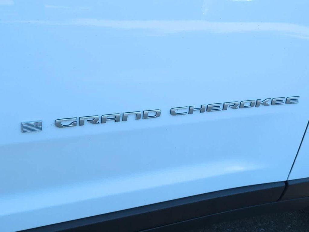 new 2025 Jeep Grand Cherokee car, priced at $37,189