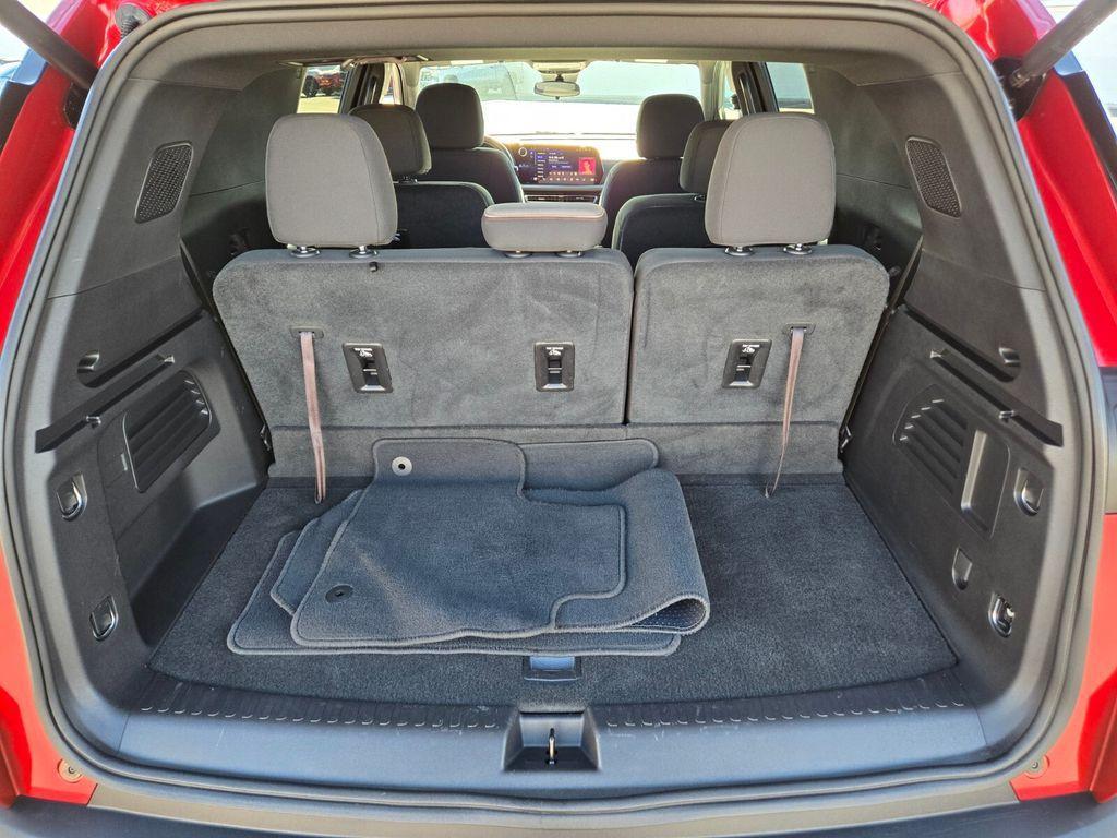 used 2025 Chevrolet Traverse car, priced at $36,484