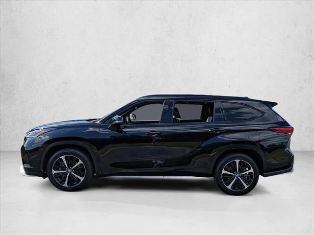used 2021 Toyota Highlander car, priced at $31,716