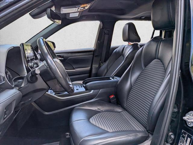 used 2021 Toyota Highlander car, priced at $31,716