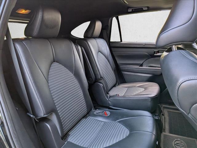 used 2021 Toyota Highlander car, priced at $31,716