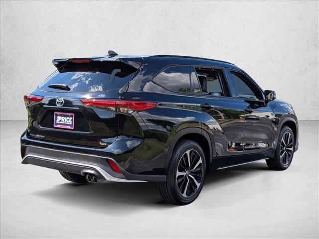 used 2021 Toyota Highlander car, priced at $31,716