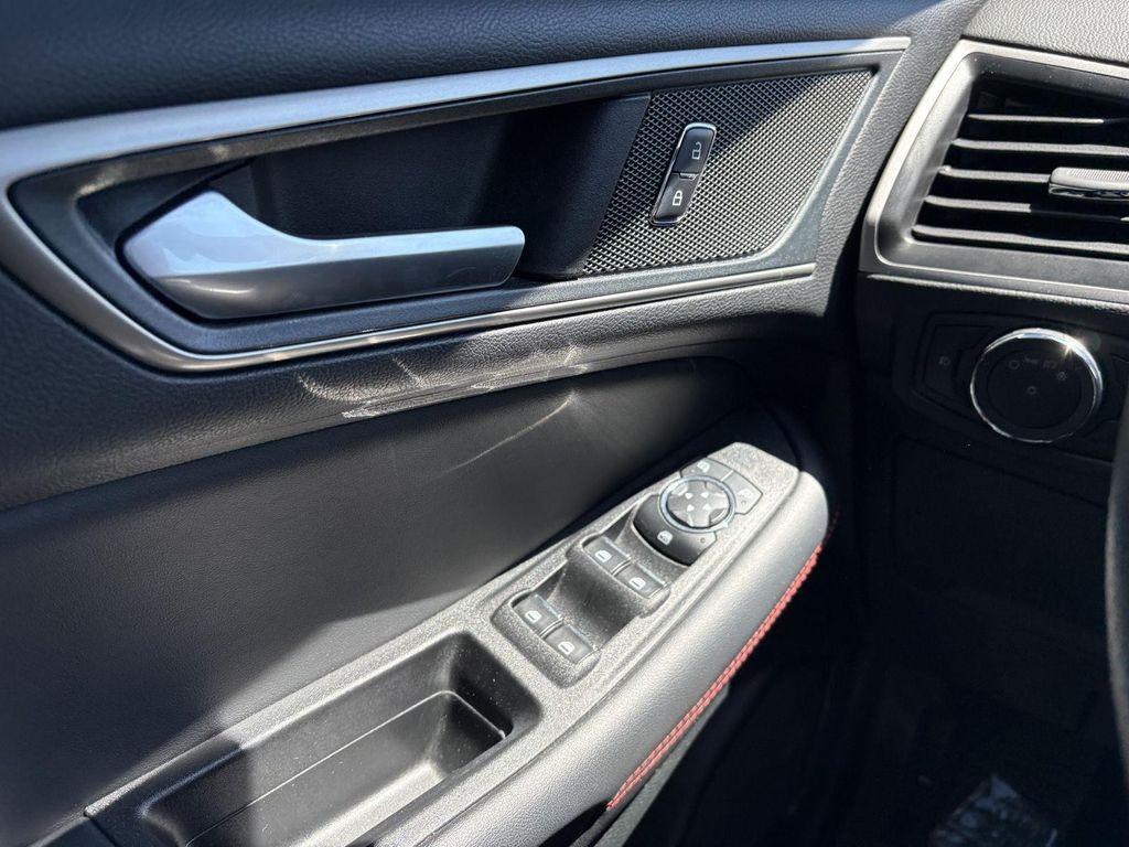 used 2024 Ford Edge car, priced at $28,991