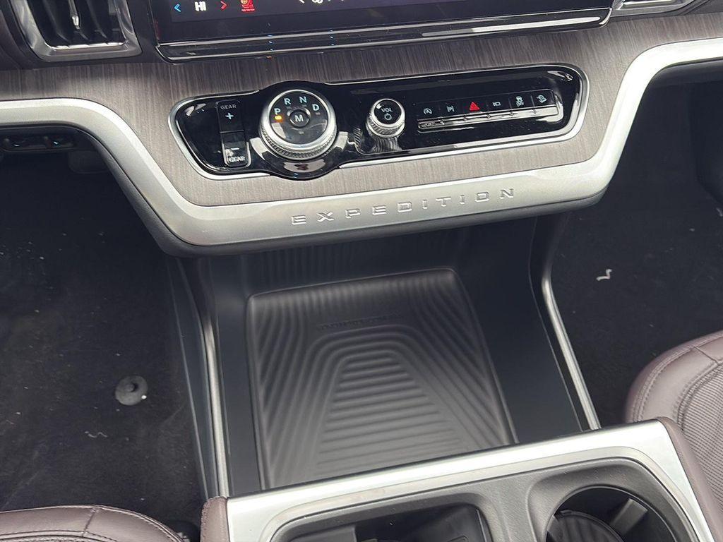 new 2025 Ford Expedition Max car, priced at $91,598